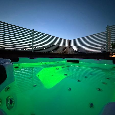 Hotel Adria B&B - Colazione Fino Alle 12 Misano Adriatico Eksteriør bilde