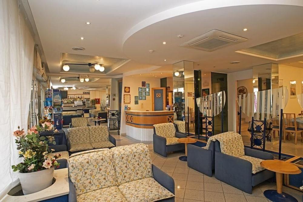 Hotel Adria B&B - Colazione Fino Alle 12 Misano Adriatico Eksteriør bilde