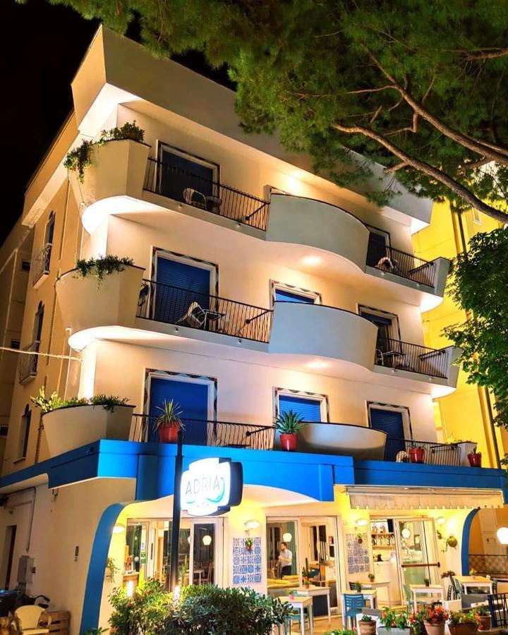 Hotel Adria B&B - Colazione Fino Alle 12 Misano Adriatico Eksteriør bilde