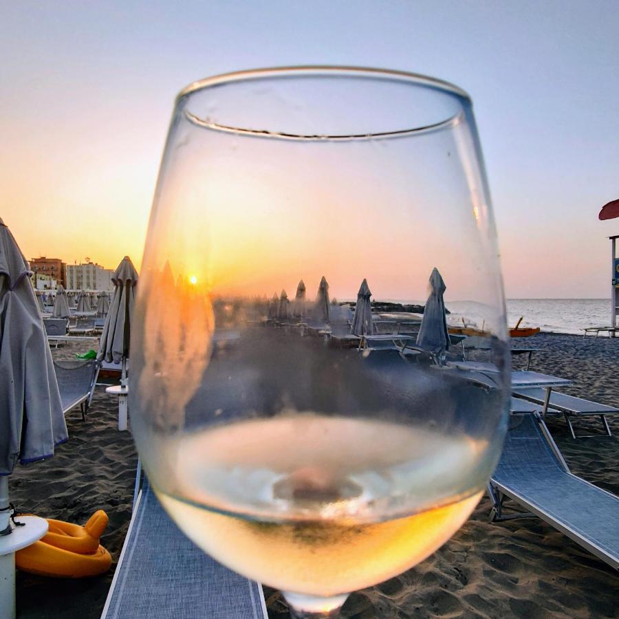 Hotel Adria B&B - Colazione Fino Alle 12 Misano Adriatico Eksteriør bilde
