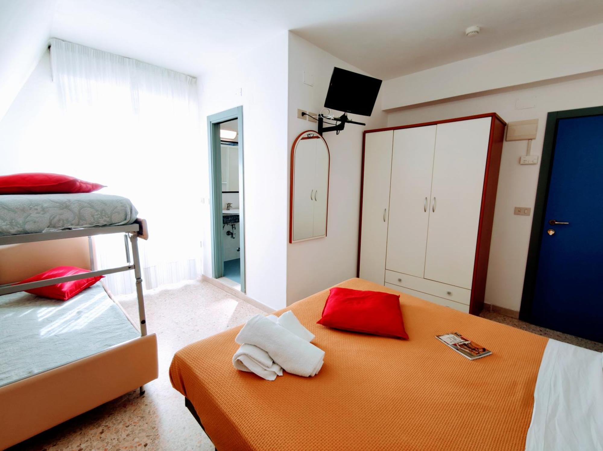 Hotel Adria B&B - Colazione Fino Alle 12 Misano Adriatico Rom bilde