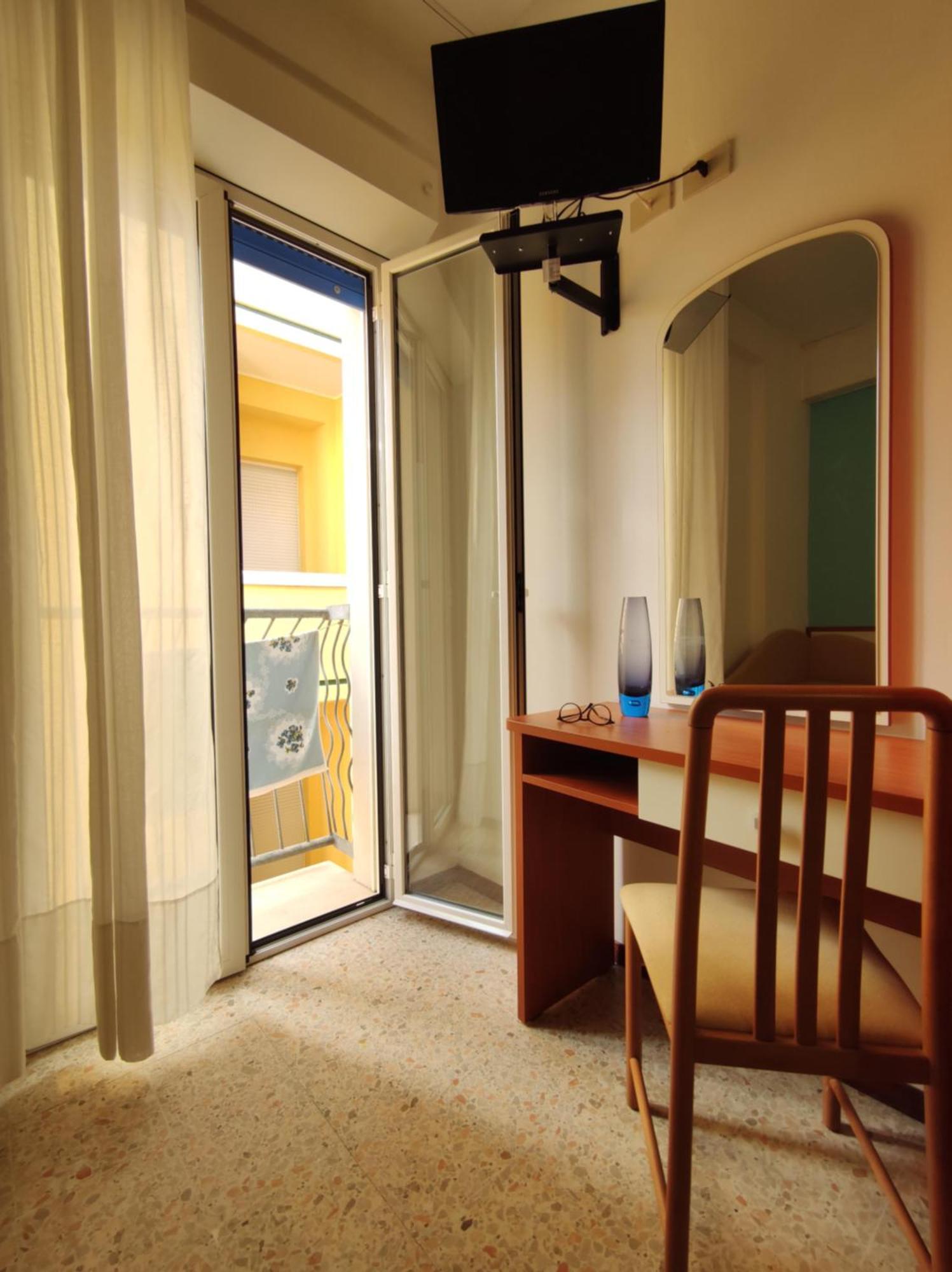 Hotel Adria B&B - Colazione Fino Alle 12 Misano Adriatico Rom bilde